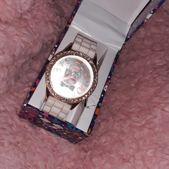 A watch - Picture 2 of 3